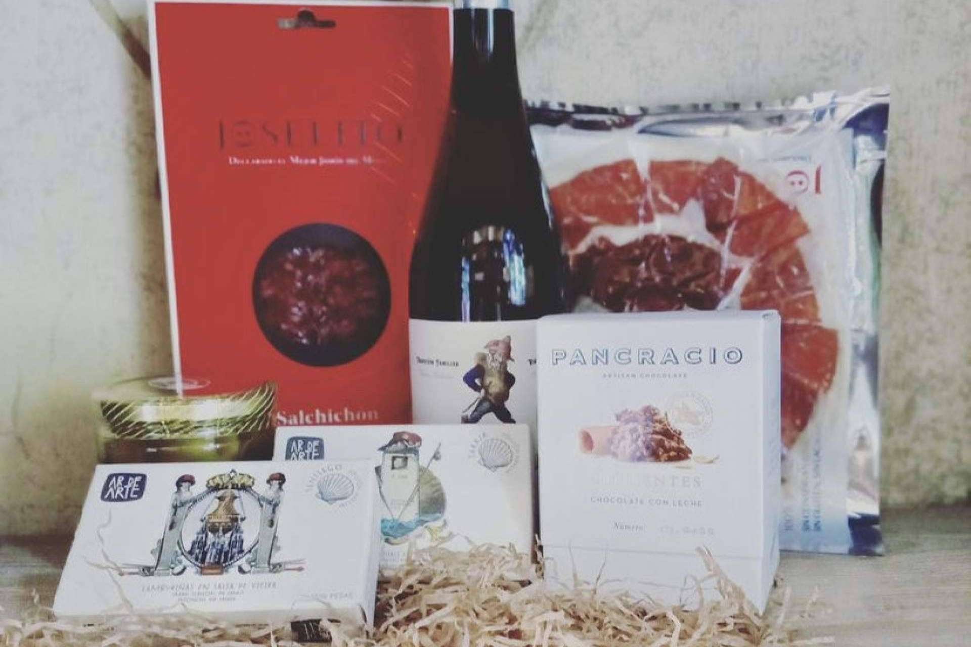 El estilo gourmet es el protagonista de las cestas de Navidad o packs de regalo de Bonvoli