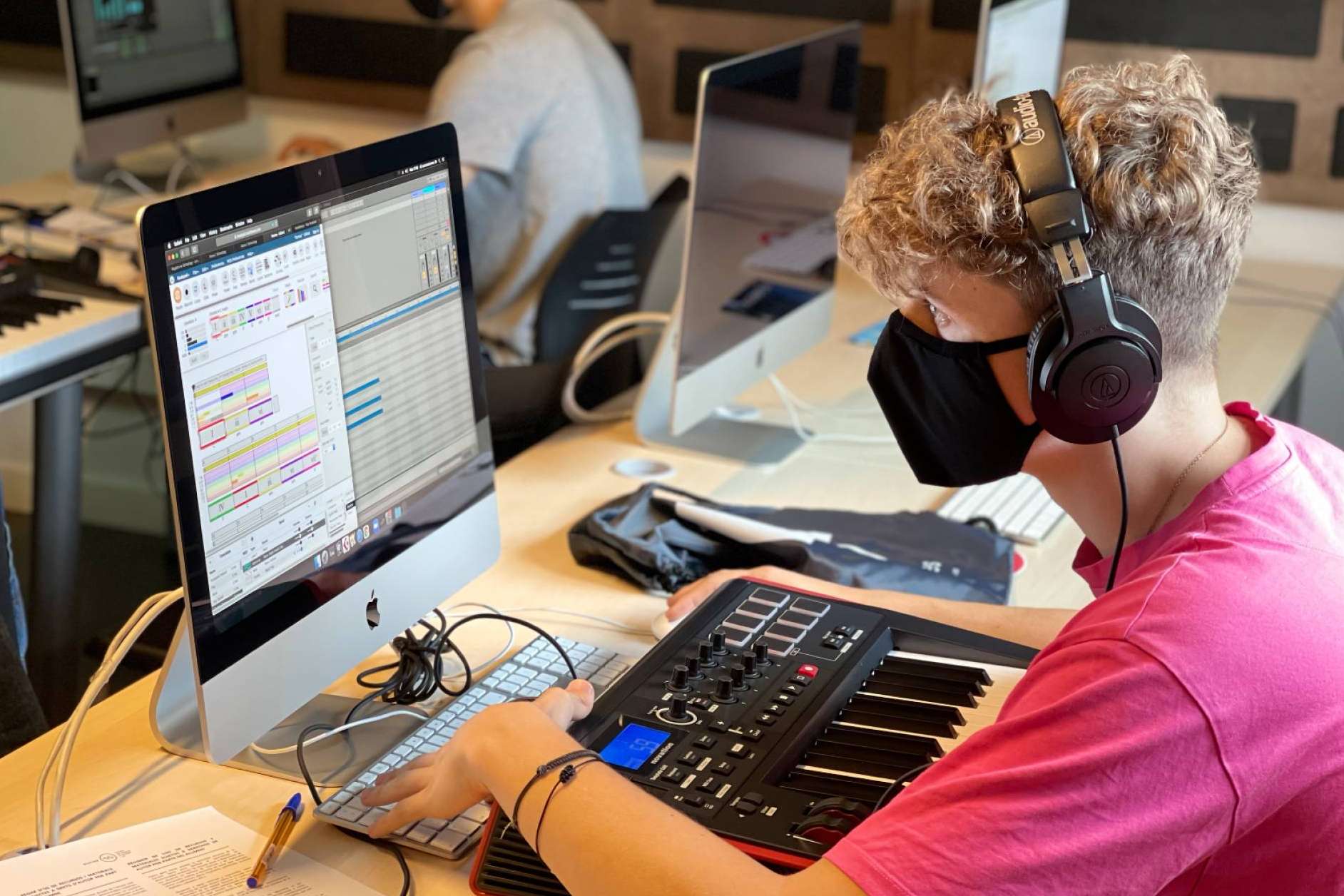 Formación para los productores musicales