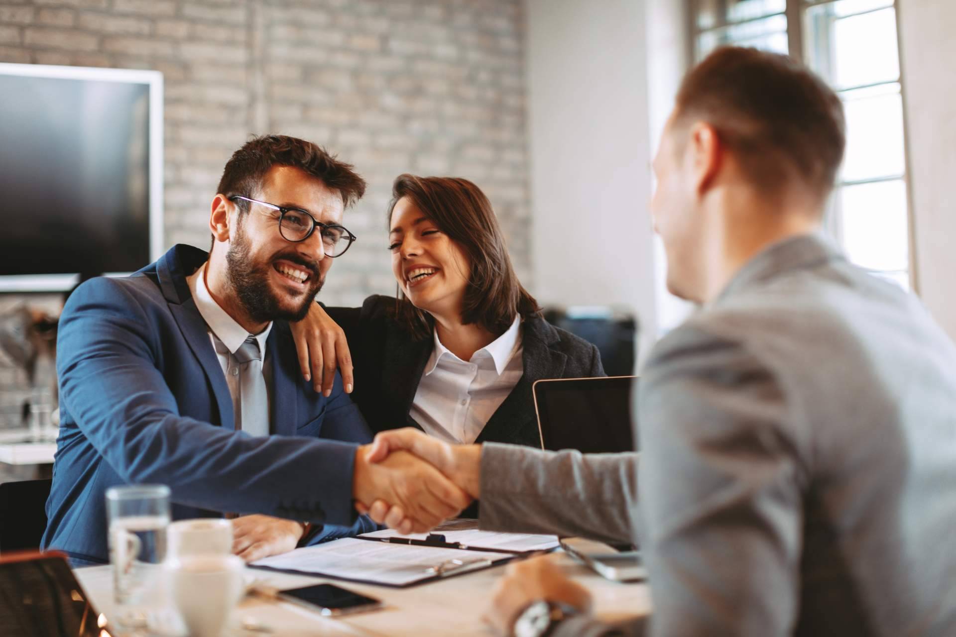 Compro tu Empresa permite cancelar una deuda de empresa