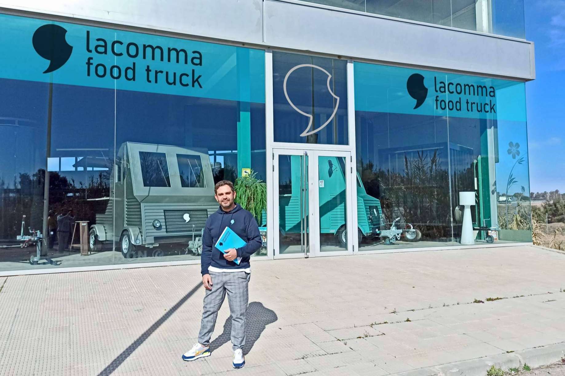 Queda abierto el nuevo punto de distribución de food trucks de LACOMMA en el centro de la península