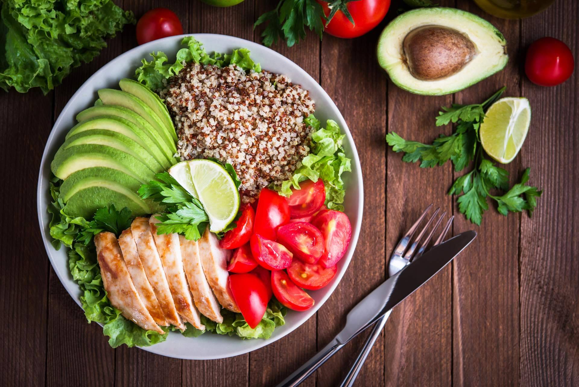 Cómo realizar una dieta restrictiva que no influya en la vida social y vínculos emocionales relacionados con la comida, según el Dr. Fernando Ruger Viarengo