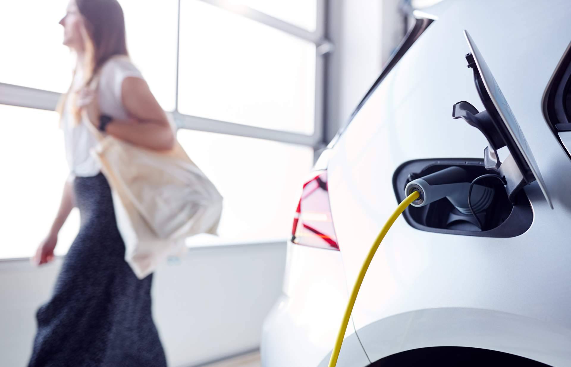 SF Motor dispone de coches híbridos enchufables como el Opel Grandland