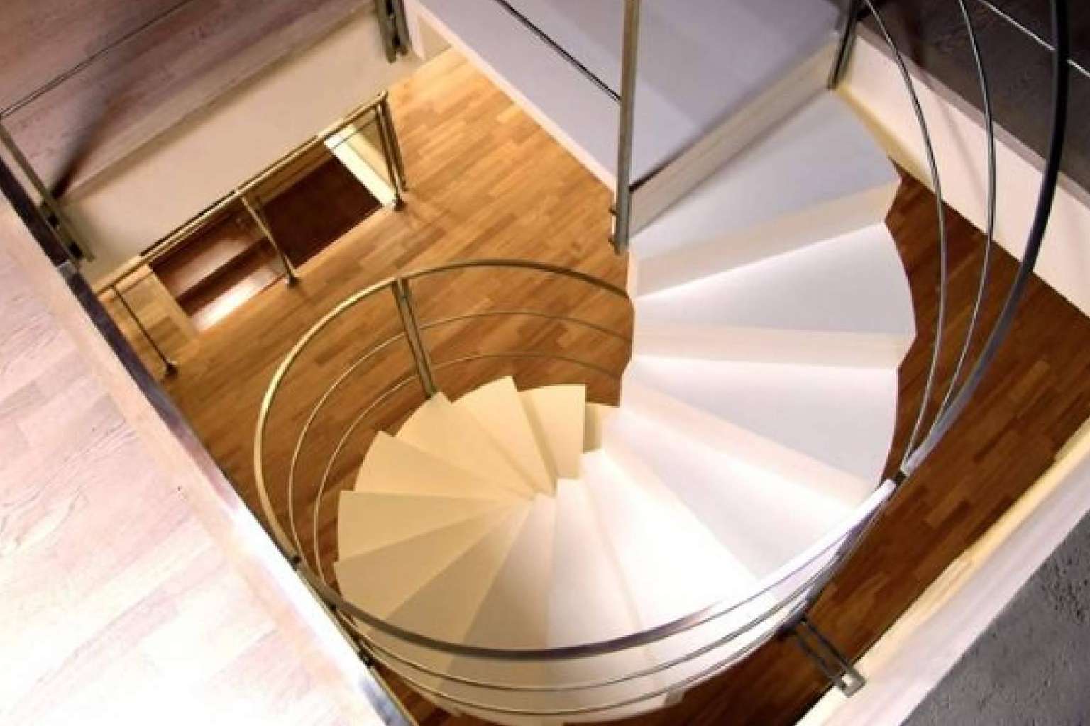 Consejos útiles para aprovechar las escaleras en la decoración navideña