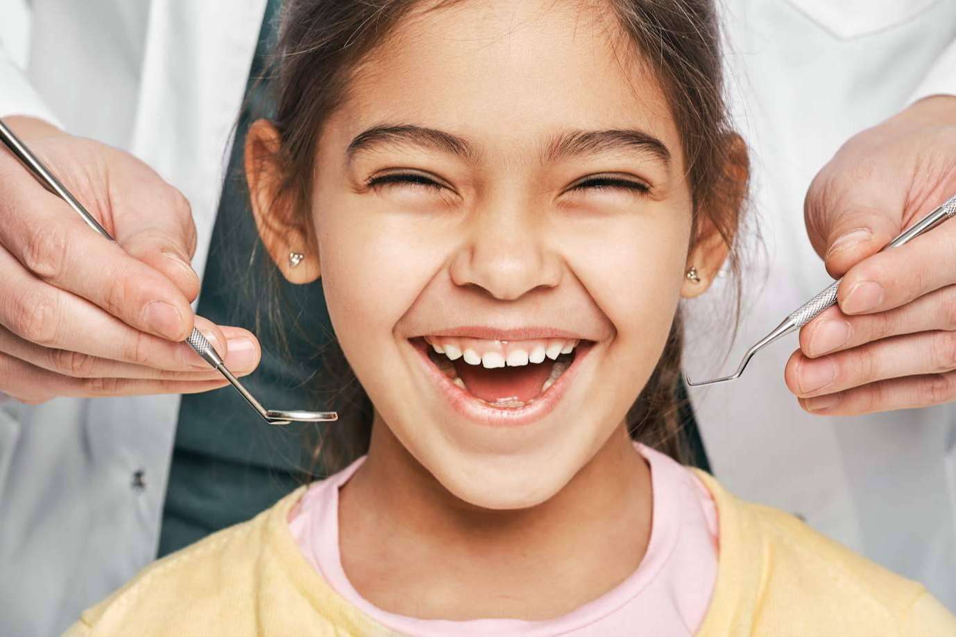 Cuidar la salud bucodental de un hijo con la ayuda de esta clínica dental de Chamartín