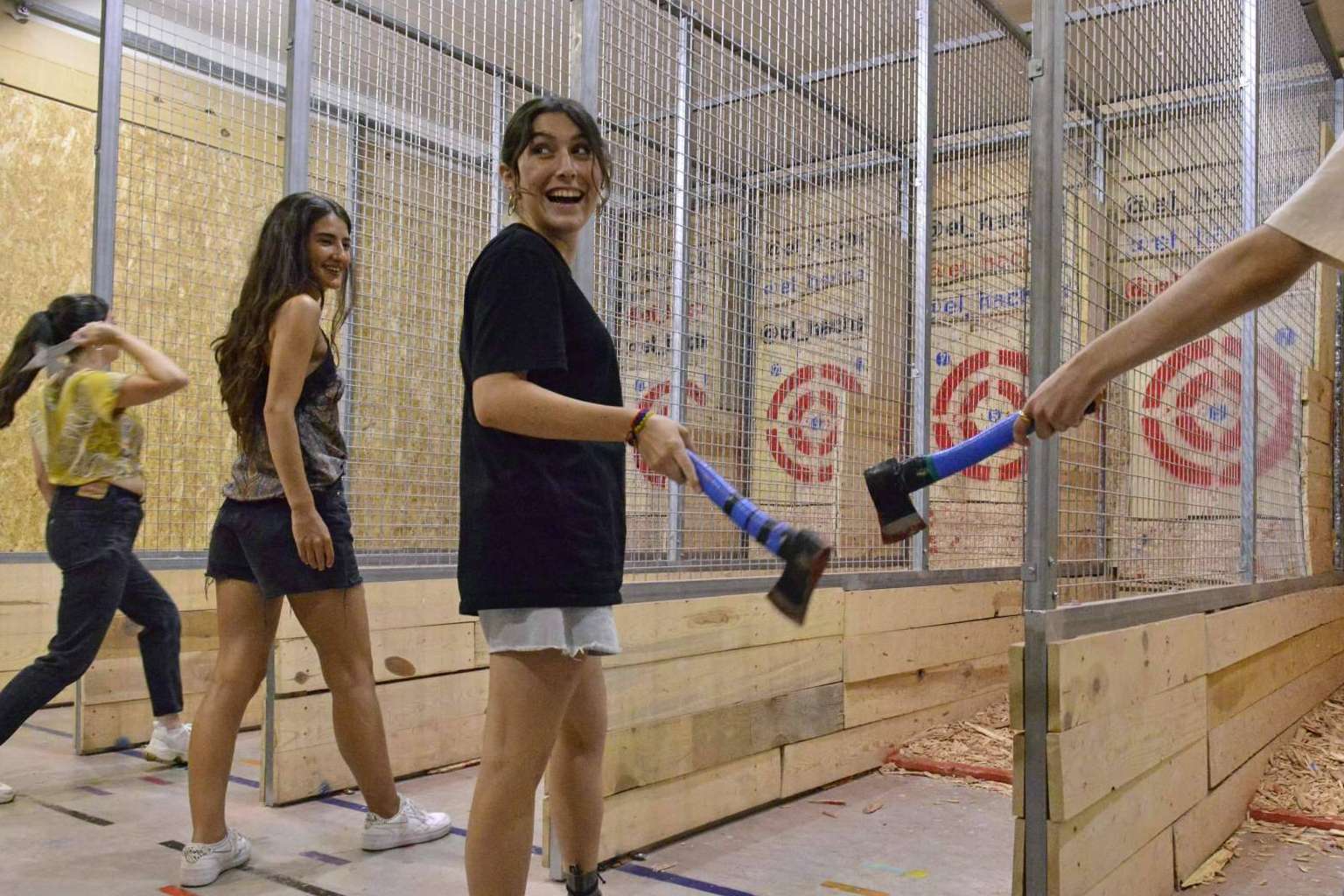 El Hachazo permite celebrar planes con amigos de forma distinta