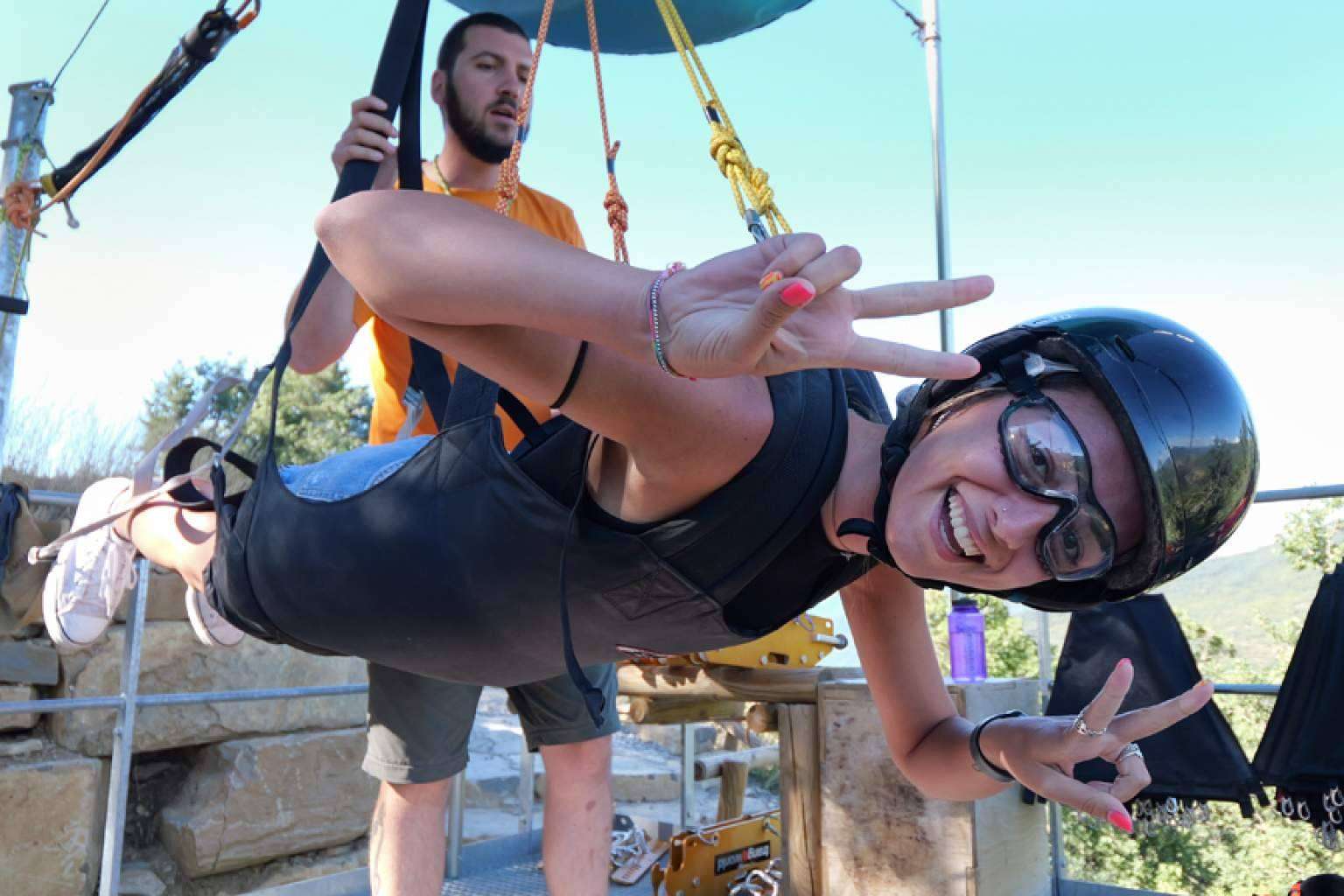 Vivir la experiencia de tirarse por la tirolina más rápida del mundo y disfrutar del entorno con Tirolina Ordesa Pirineos