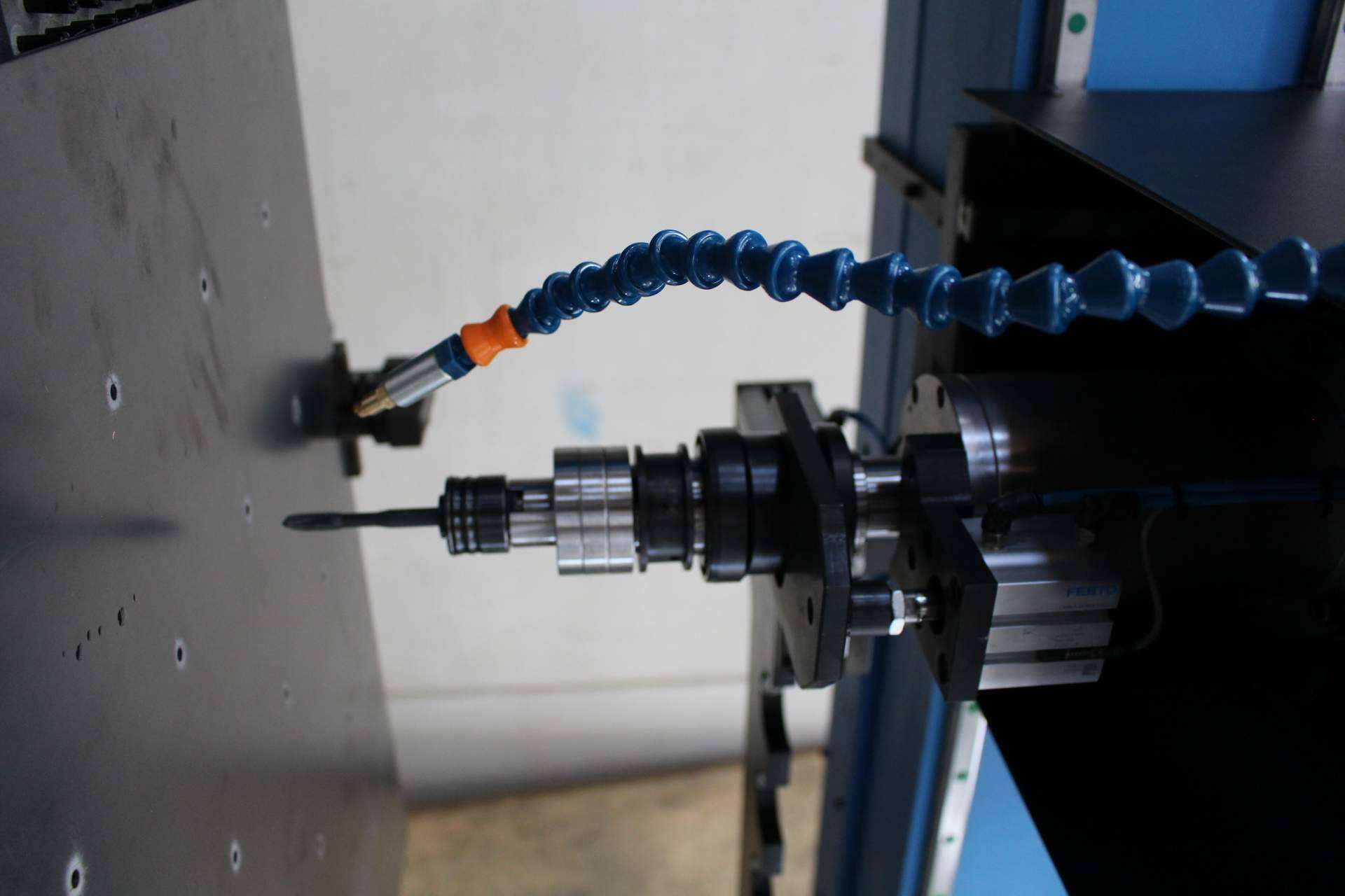 CMA Machine Tools ofrece centros de taladrado/roscado CNC