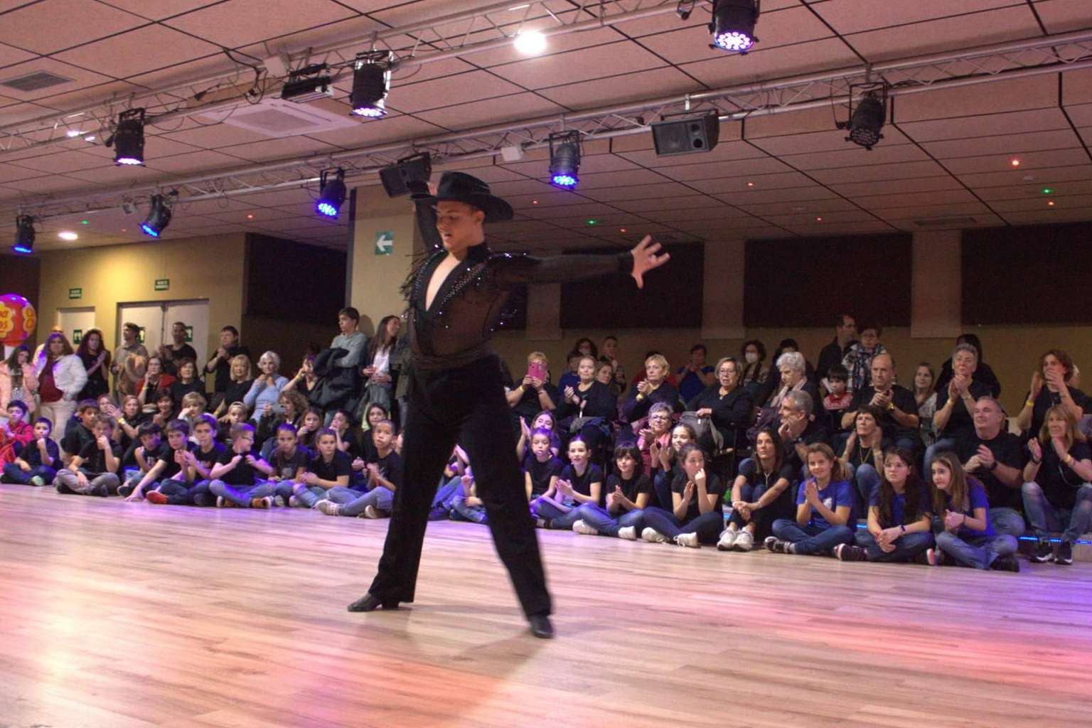 El proyecto de baile deportivo en colegios en educación física como deporte, Dantza Bai