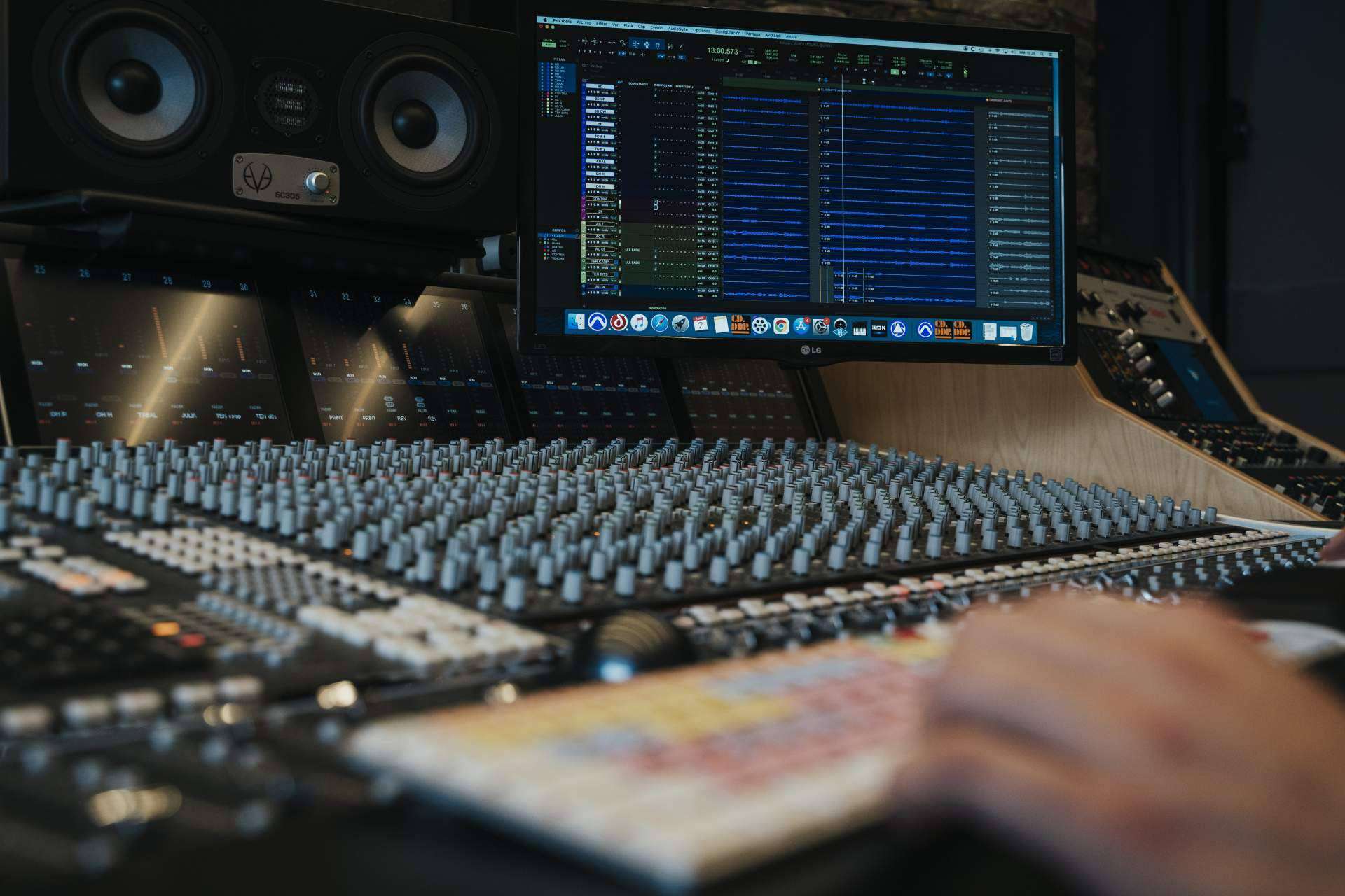 Encontrar una biblioteca de sonido y música de stock en Soundsnap