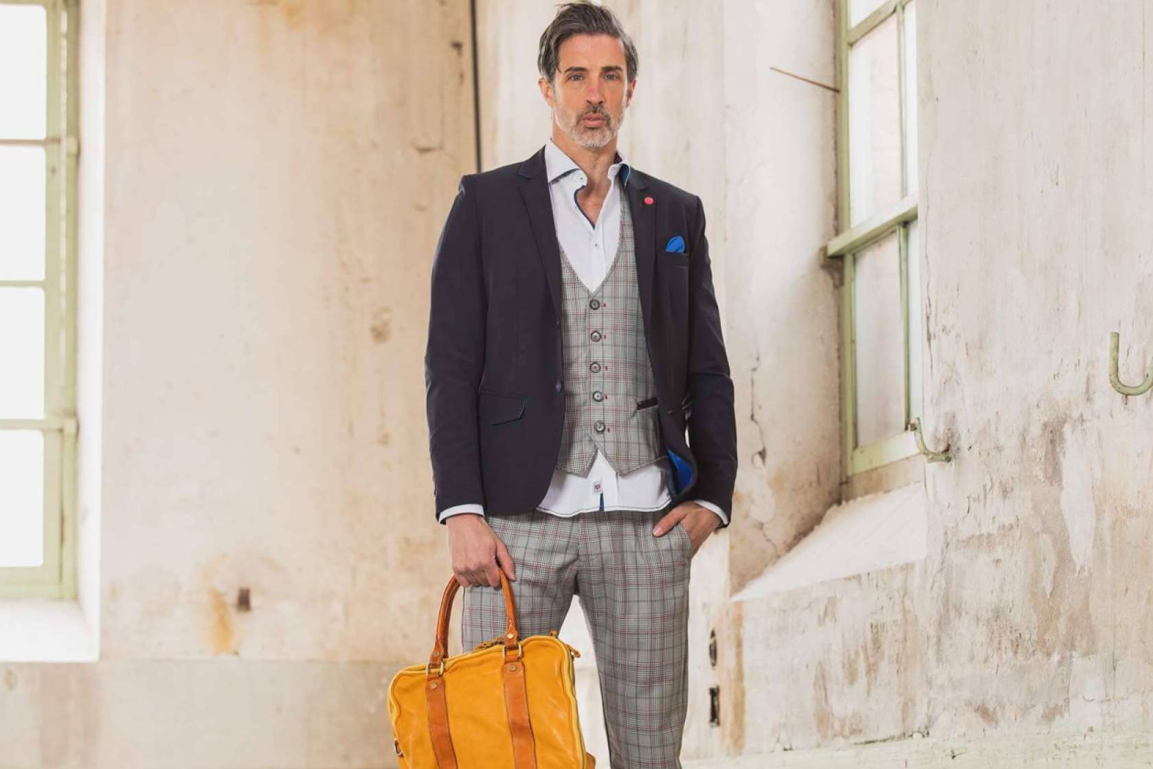 Aragaza ofrece una gran variedad de modelos de chaquetas americanas casuales