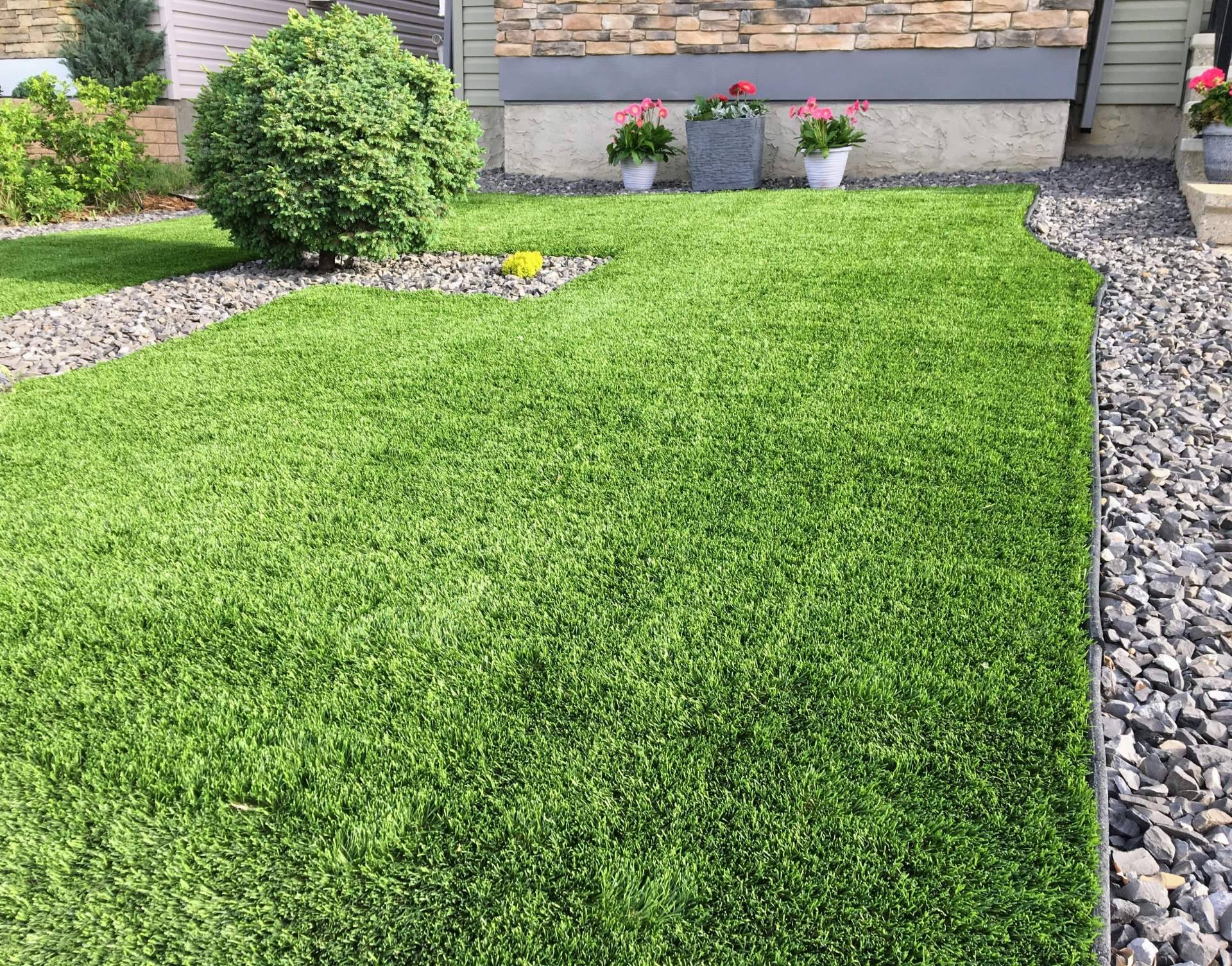 Eurocesped se encarga del desarrollo de jardines con césped artificial