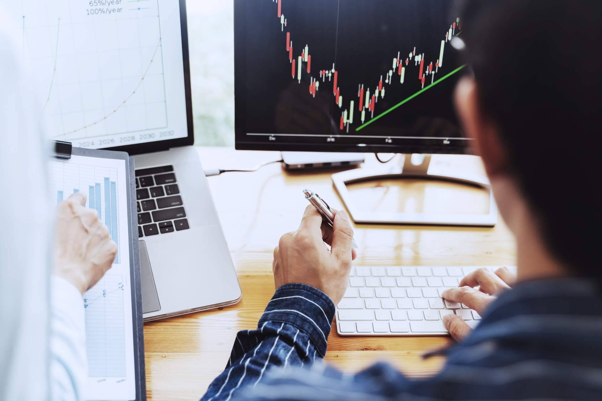 Una introducción al comercio de CFD para principiantes, con ITCS Trade