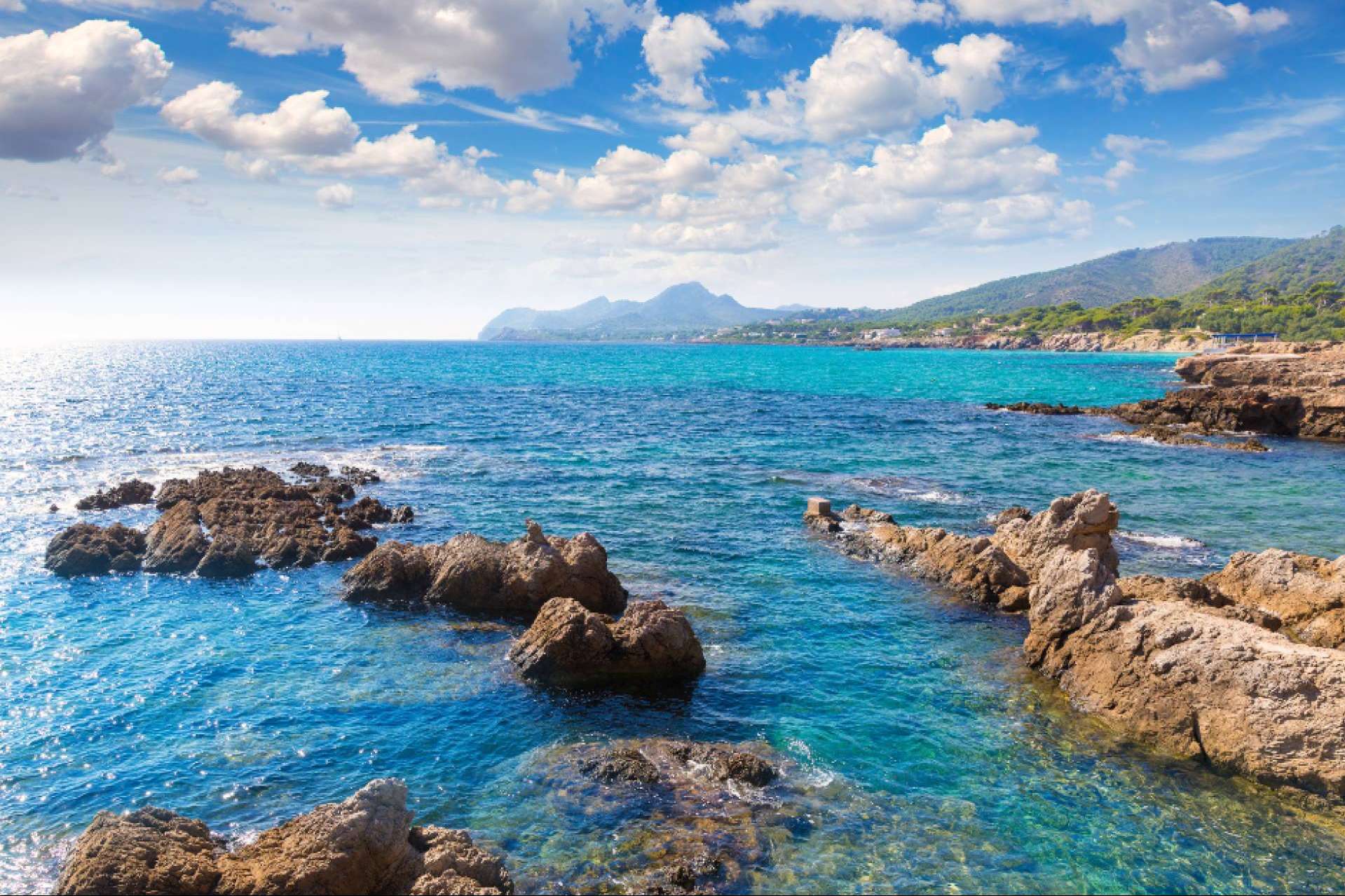 Cala Ratjada; una joya escondida en Mallorca para las parejas enamoradas