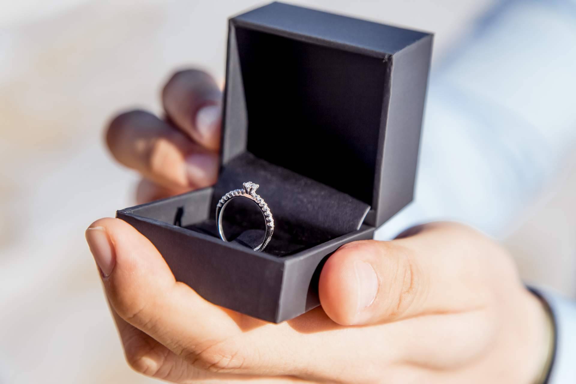 German Joyero dispone de anillos de compromiso Valencia