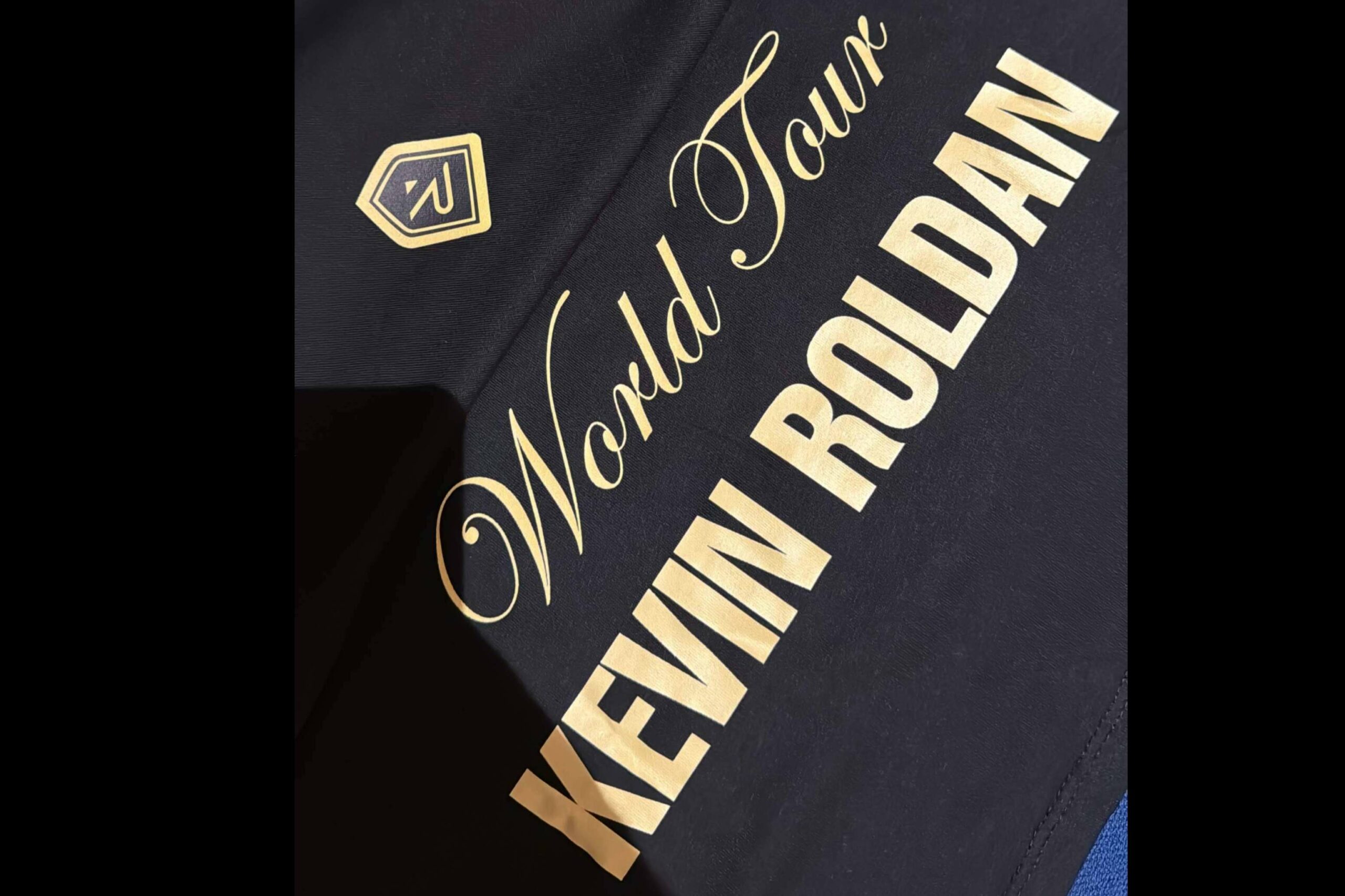 Kevin Roldán elige Rotherz para su World Tour; La marca que viste al artista y todo su equipo en Europa