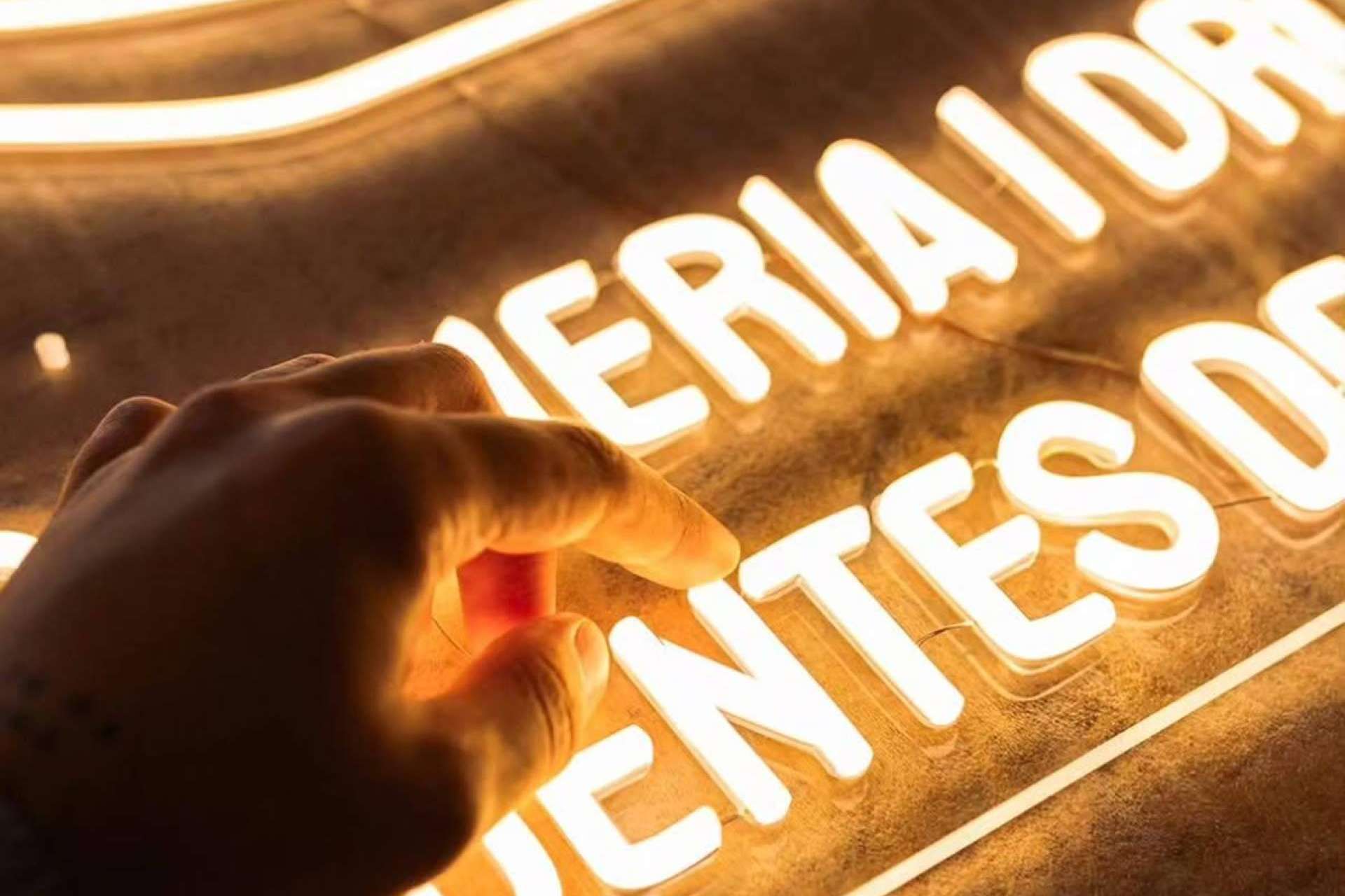 Ima Rótulos presenta su nuevo servicio de neon personalizado en Murcia