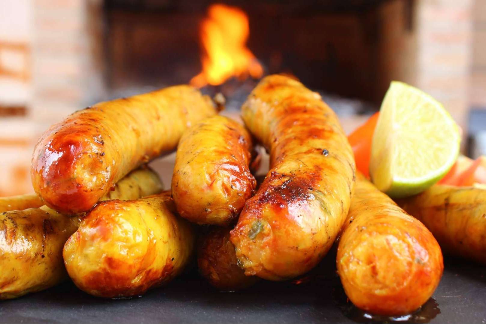 La tradición del chorizo colombiano encuentra su lugar en París con D'Carnilsa