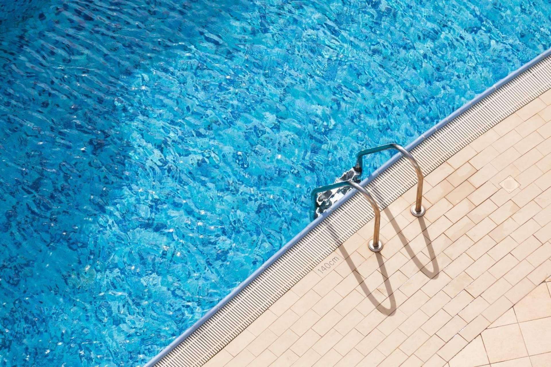 Las fugas de agua en piscinas pueden costar más de 1.000 € al año