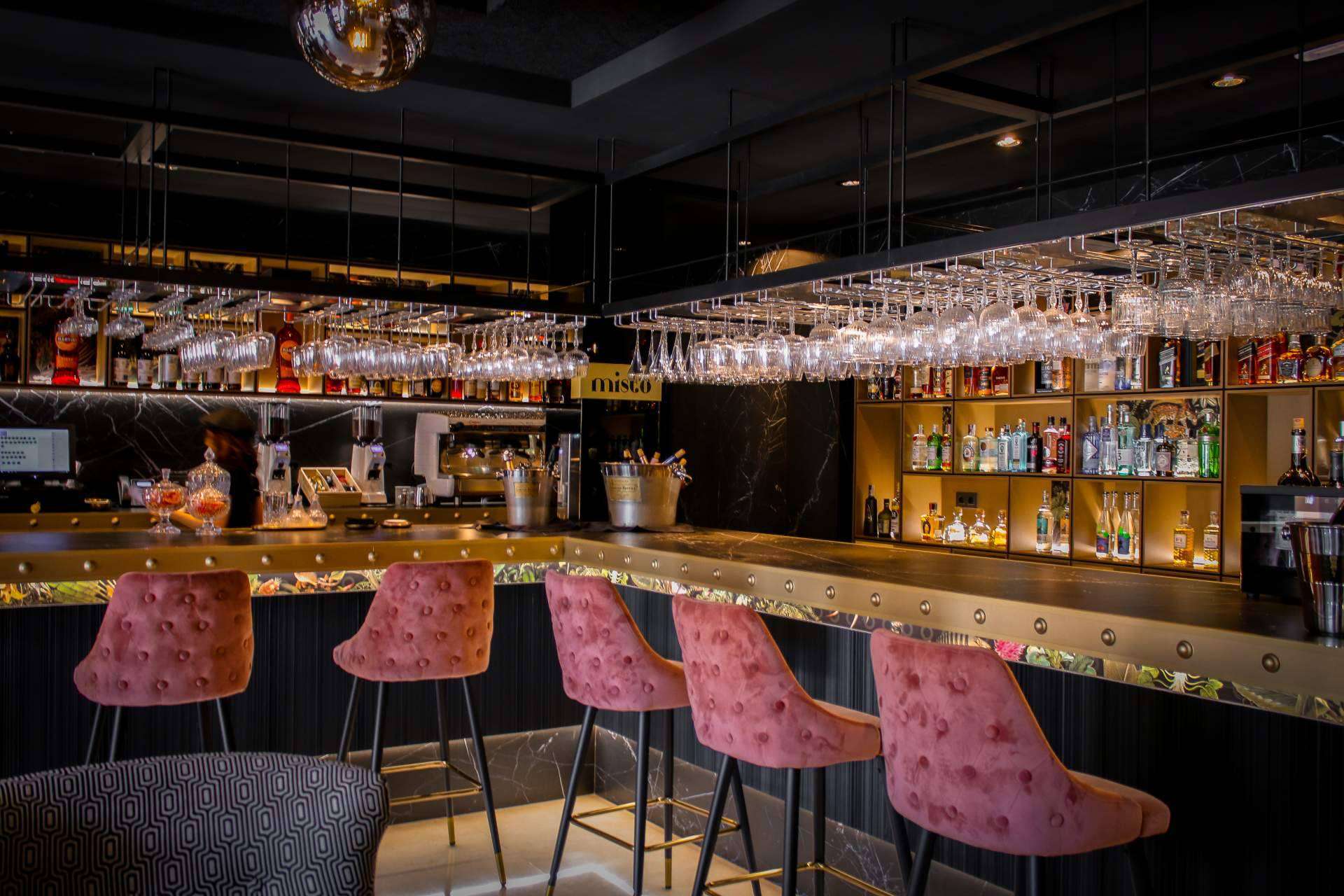 Vive las noches de verano entre musica y cócteles en la nueva terraza chill-out de Misto