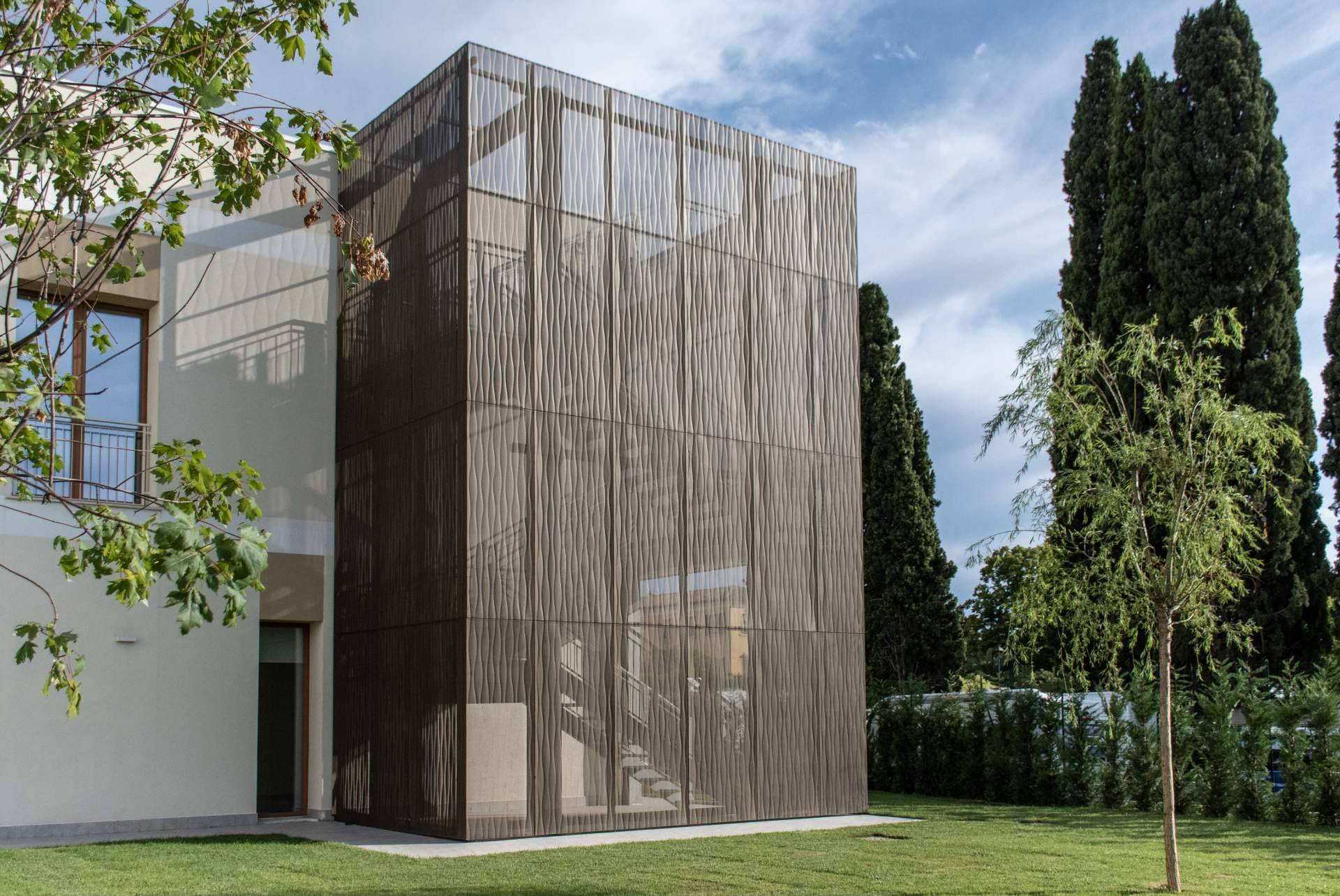 El Revestimiento Metálico 3D de Mossyrock Design está redefiniendo la Arquitectura exterior e interior