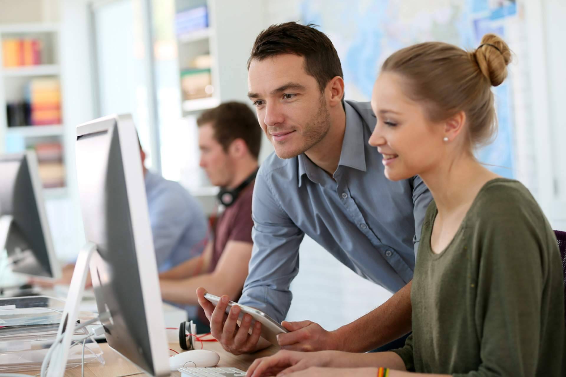 ISEEN y Centria Group; alianza para la formación de empleados en habilidades de IA